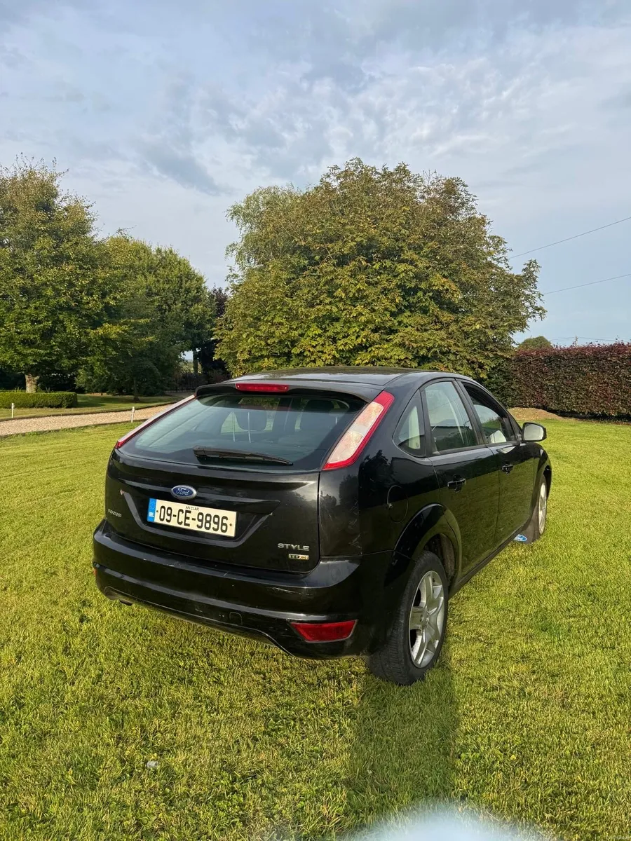 Ford Focus 2009 1.6 - Fully Serviced - Image 1
