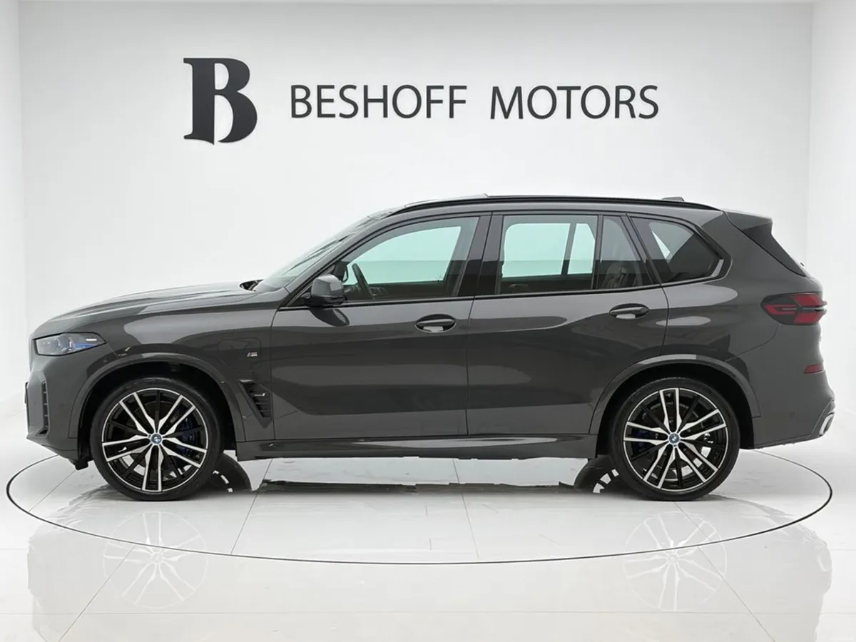 BMW X5 50e M-SPORT=PAN ROOF//LOW MILES//D REG=FULL - Image 2