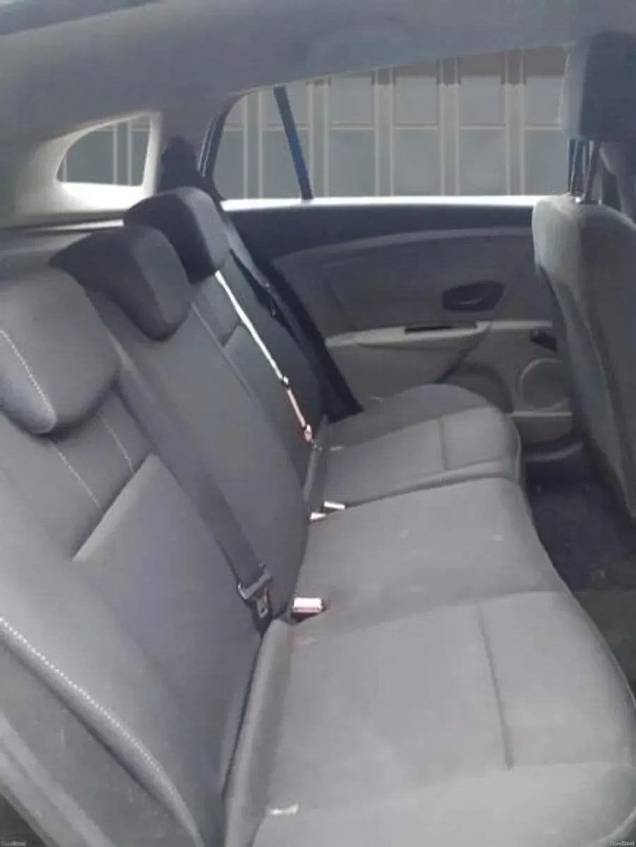 Moving out sale - 2010 Renault Megane - Image 5