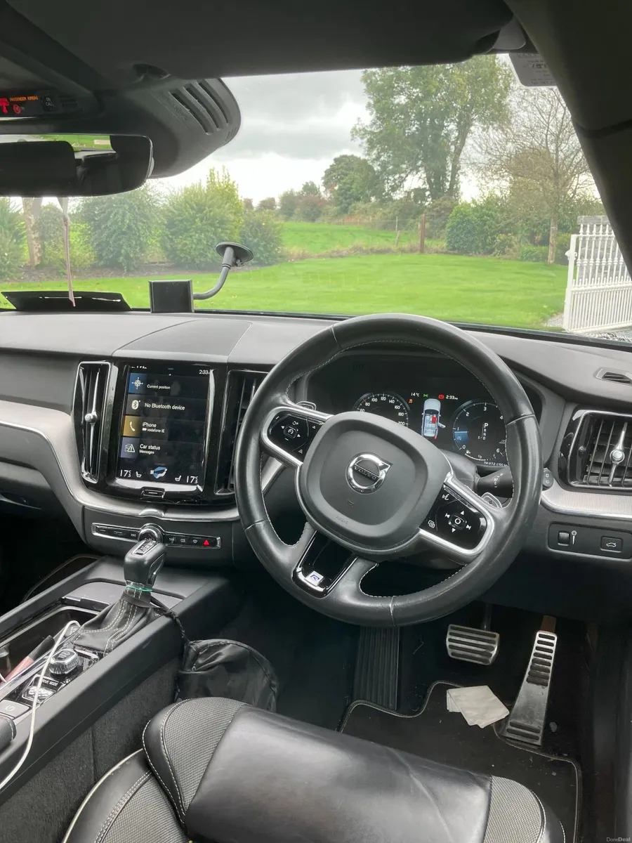 Volvo XC60 2019 - Image 2