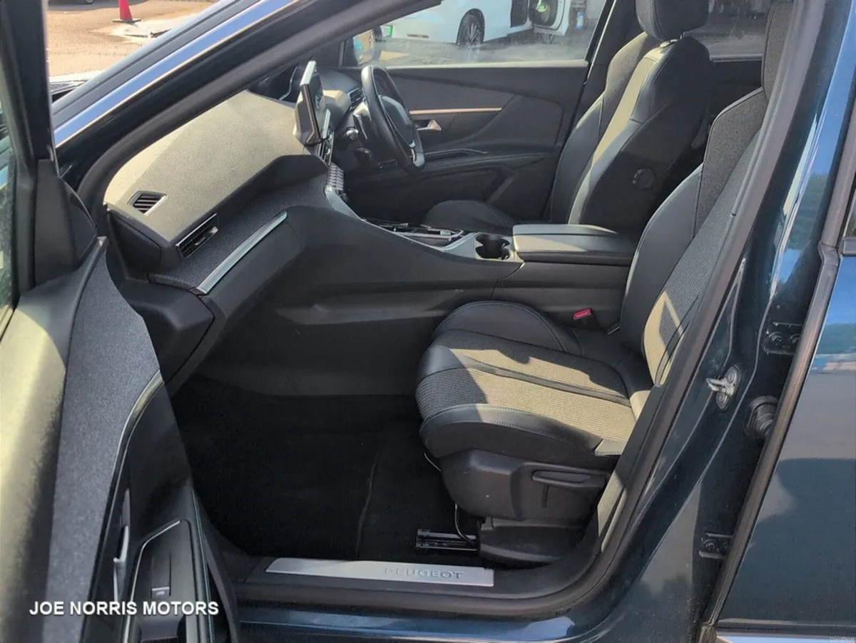 Peugeot 5008 ALLURE 1.5 BLUE HDI 130 AUTO - Image 2
