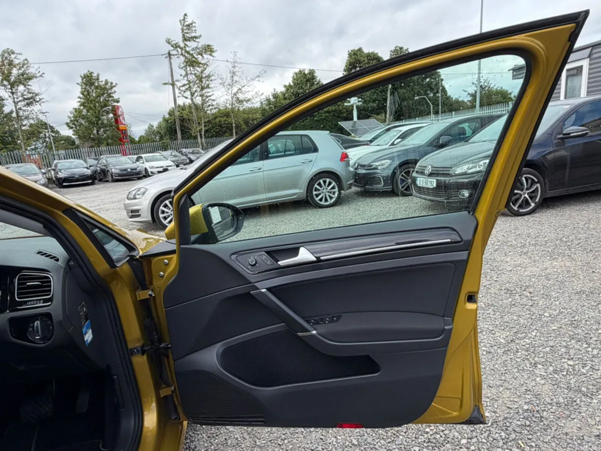 Volkswagen Golf 1.4L Petrol TSI HIGH LINE Automati - Image 5
