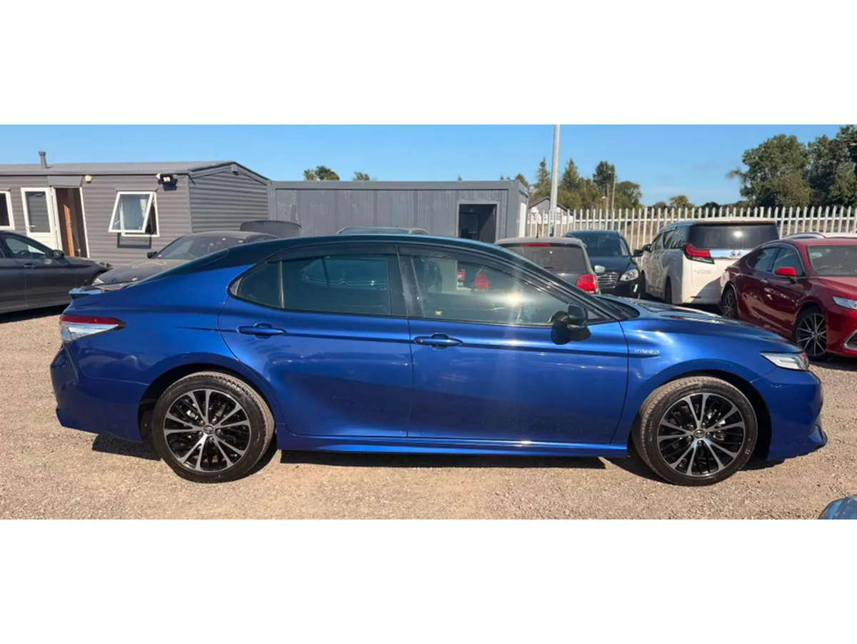 Toyota Camry WS Leather Package  Automatic Petrol - Image 4