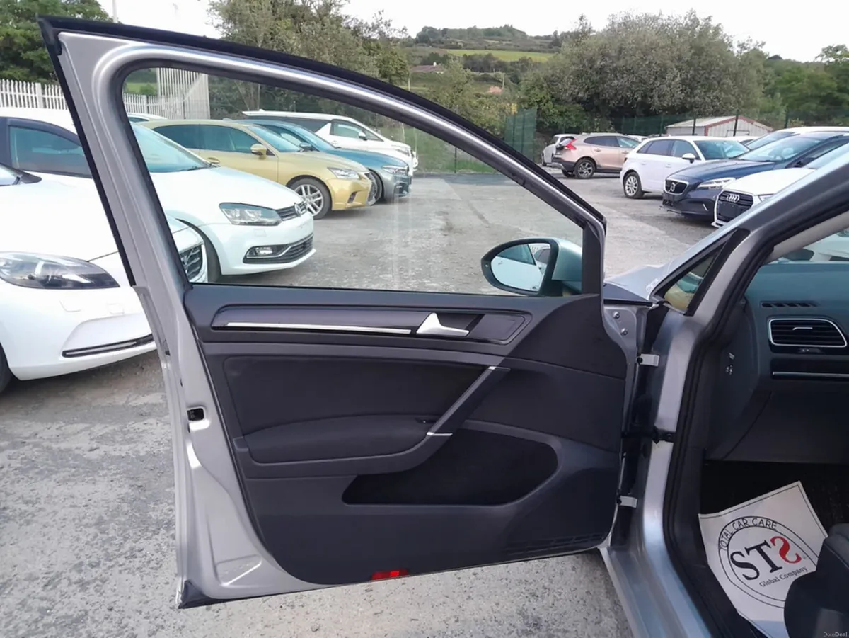 Volkswagen Golf 1.4 Petrol TSI BlueMotion Automati - Image 6