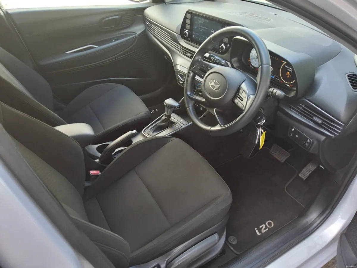 Hyundai i20 PLUS AUTOMATIC -1 Owner - Warranty 202 - Image 6