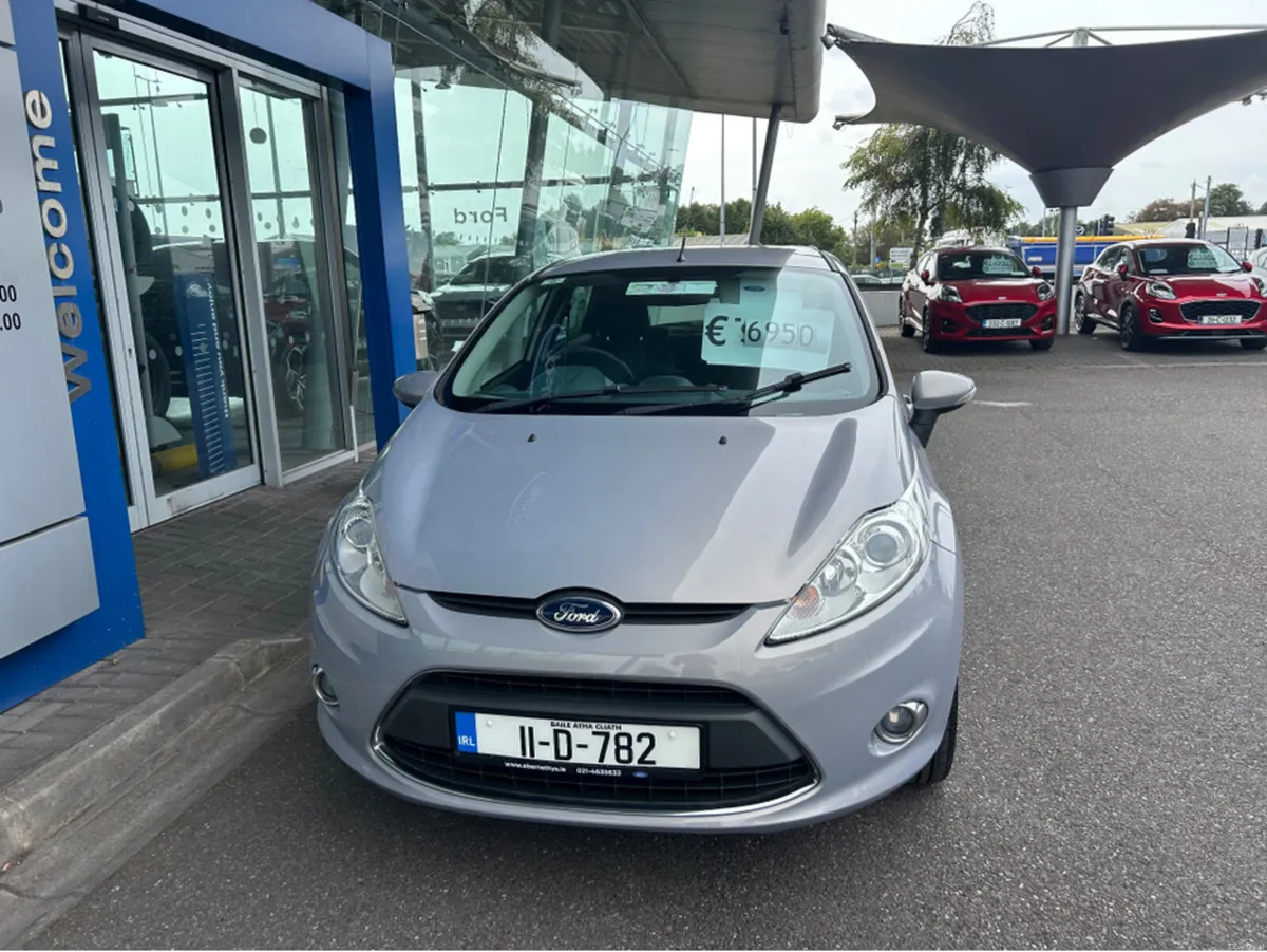 Ford Fiesta TITANIUM 1.25 60PS 5DR - Image 3