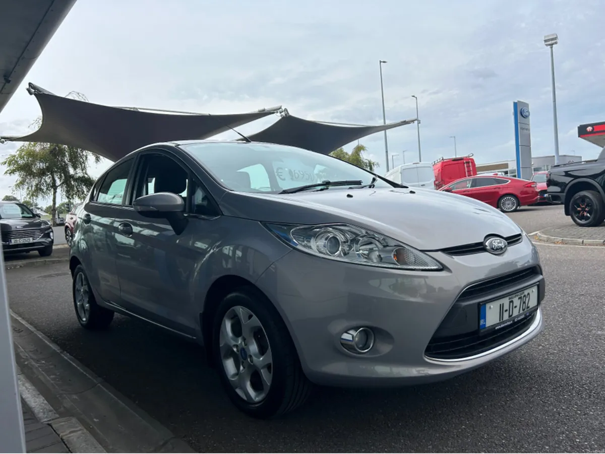Ford Fiesta TITANIUM 1.25 60PS 5DR - Image 5