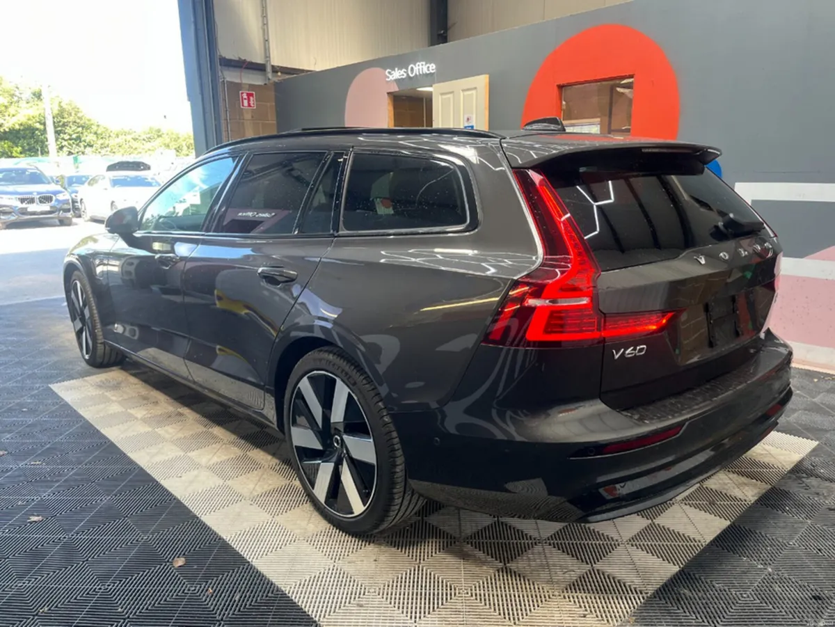 Volvo V60 2025 VOLVO V60 4WD ULTRA T6 AWD PLUG-IN - Image 5