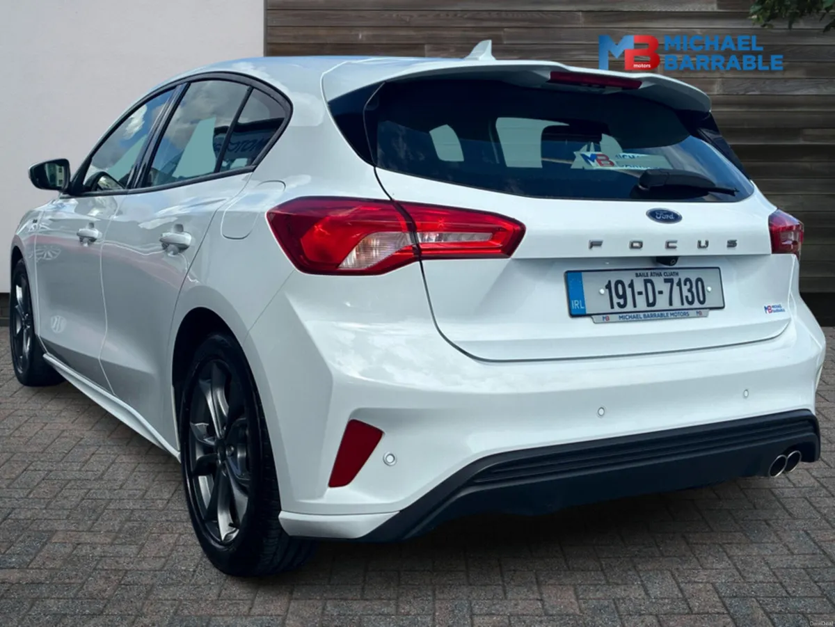 Ford Focus ST-LINE 1.0 ECOBOOST 125 125PS 4DR - Image 3