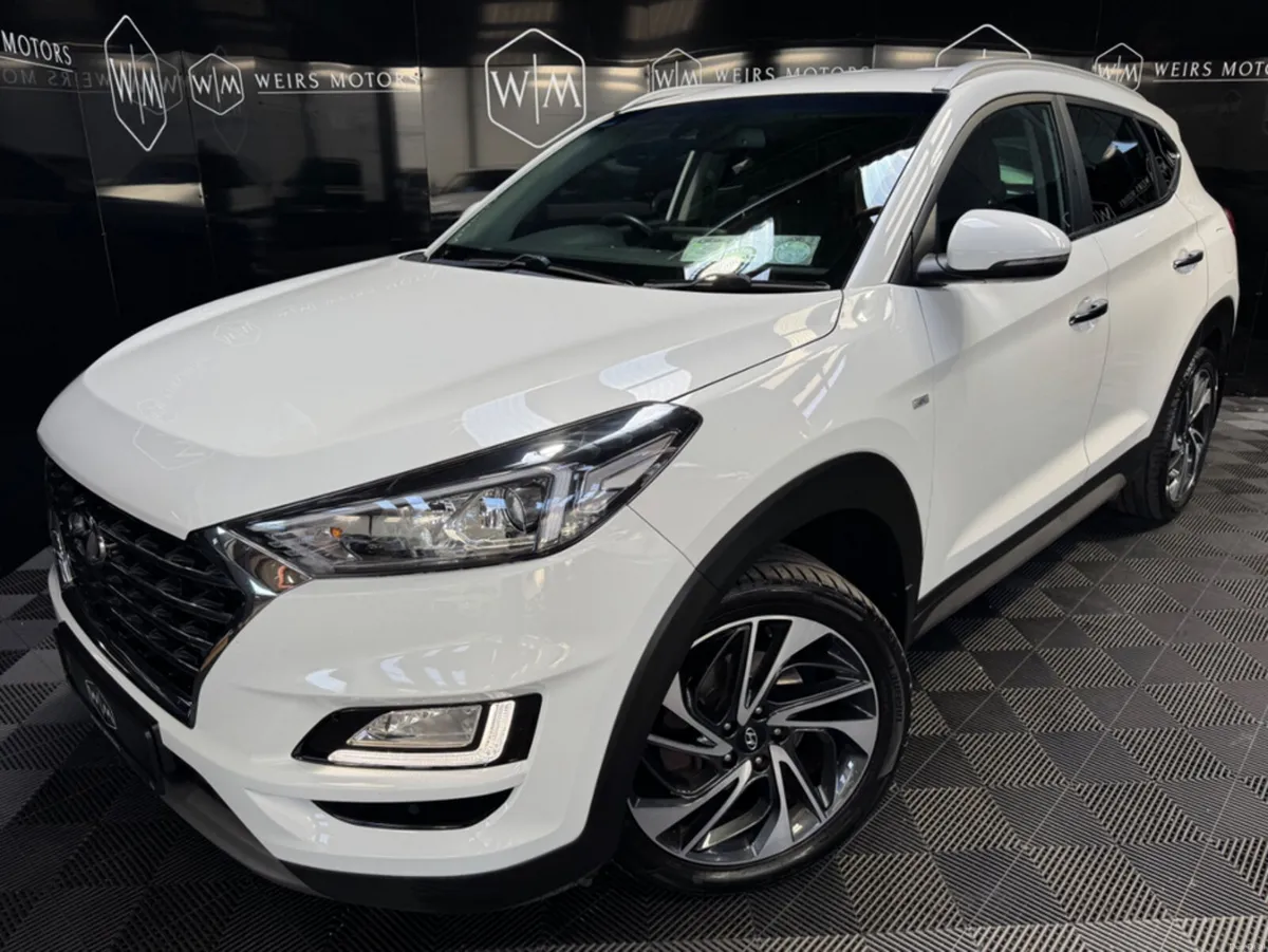 Hyundai Tucson EXECUTIVE PLUS 5DR LOW MILEAGE - Image 1