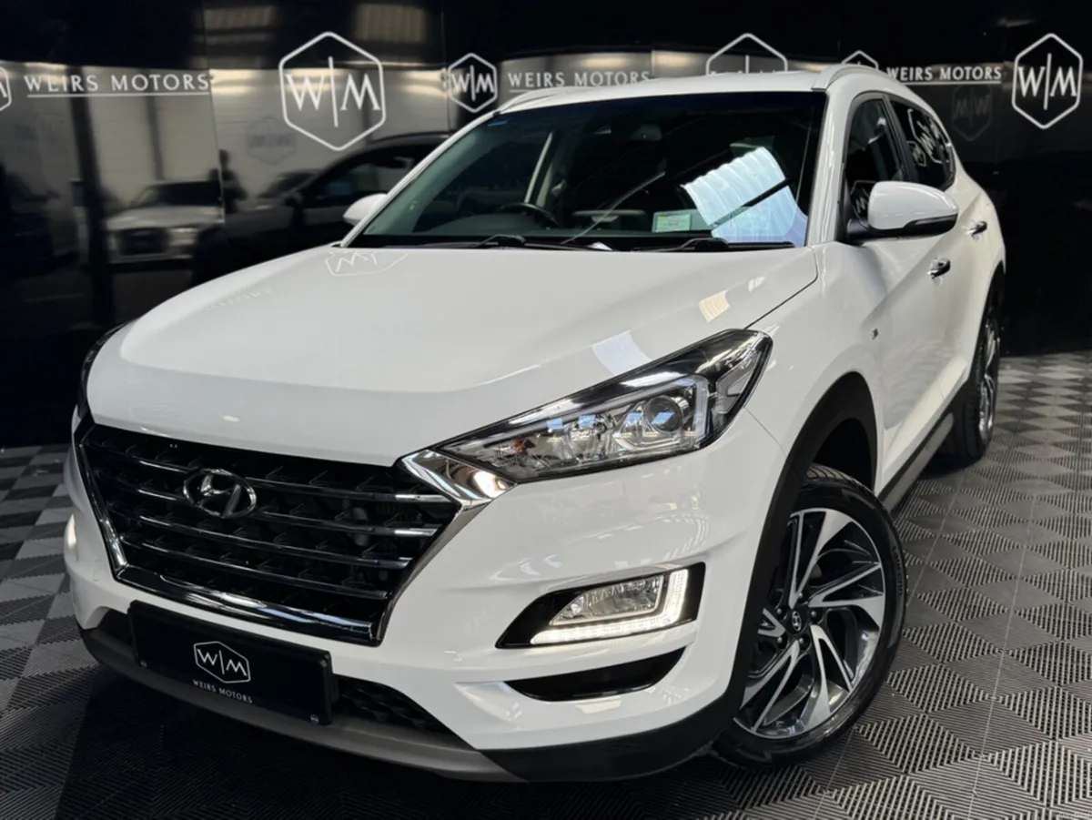 Hyundai Tucson EXECUTIVE PLUS 5DR LOW MILEAGE - Image 2