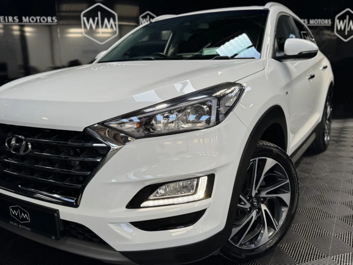 Hyundai Tucson EXECUTIVE PLUS 5DR LOW MILEAGE - Image 3