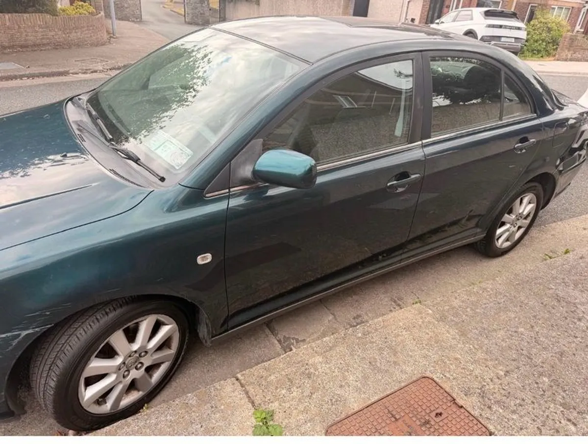 2004 Toyota Avensis - Image 3