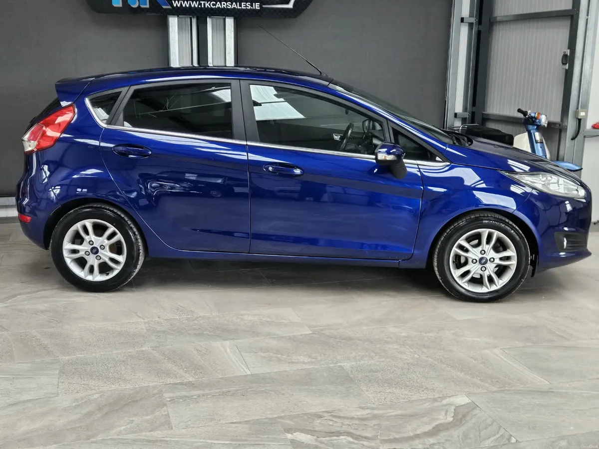 17 FORD FIESTA ZETEC EDITION - Image 3