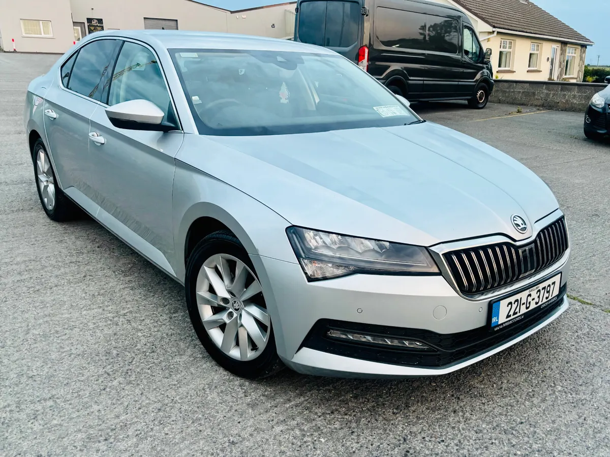 2022 Skoda Superb 2.0L AUTOMATIC - Image 4