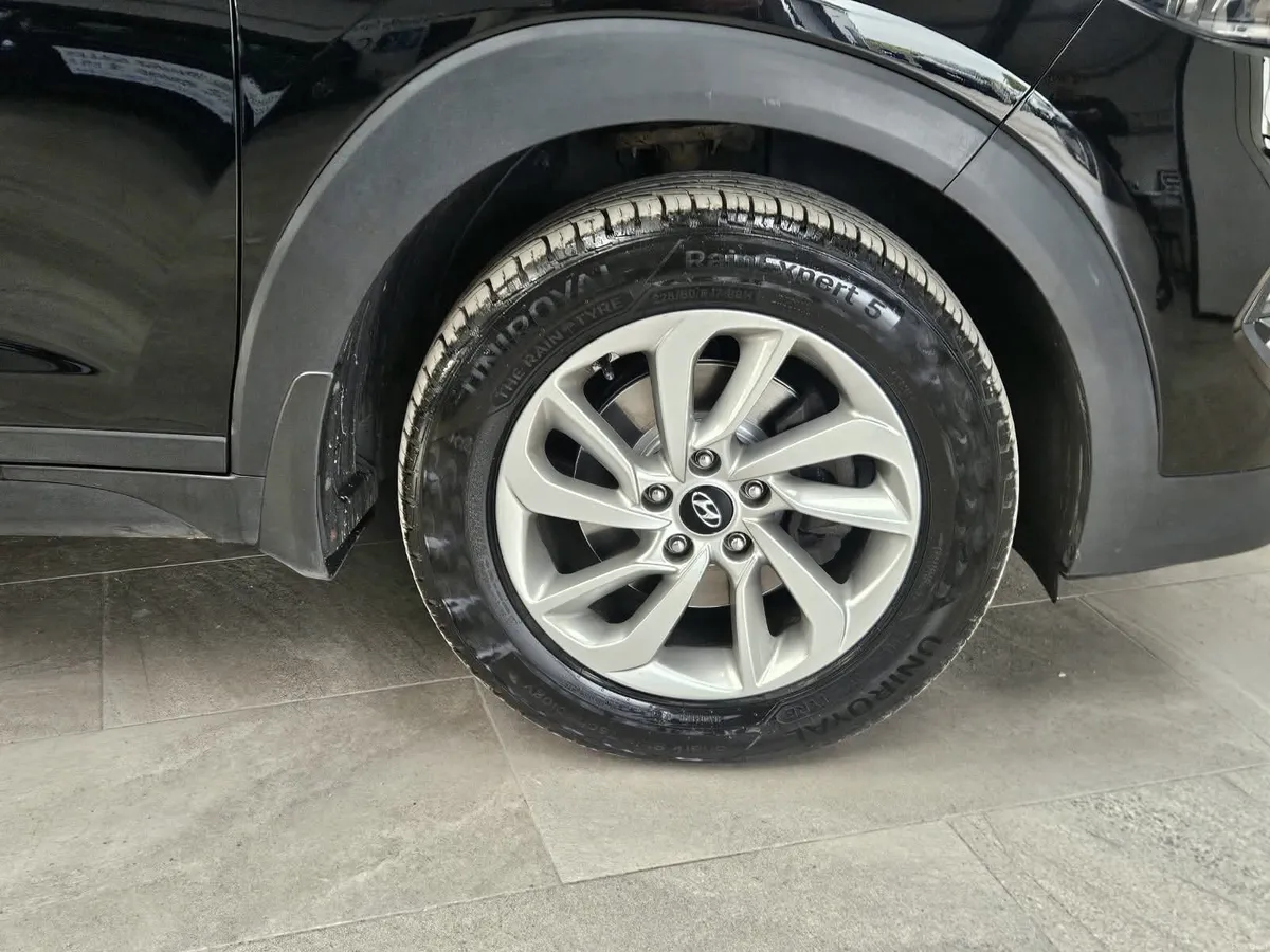 17 HYUNDAI TUCSON EXECUTIVE EDITION - Image 6