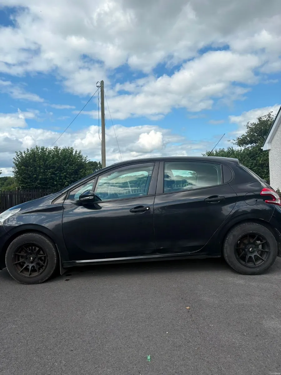 Peugeot 208 2013 1.4 HDi - Image 2