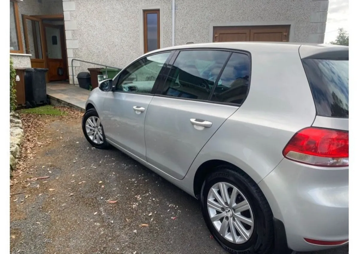 Volkswagen Golf 2011 - Image 2