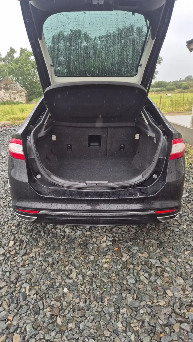 Ford Mondeo Vignale 2017 - Image 2