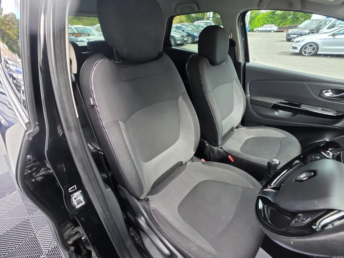 2017 Renault Captur 1.5 DCI INTENSE // SAT NAV - Image 4