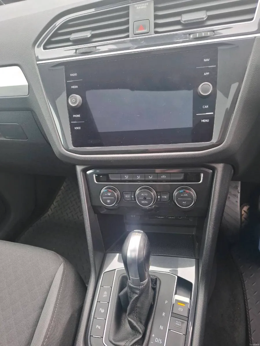 V  W Tiguan - Image 6