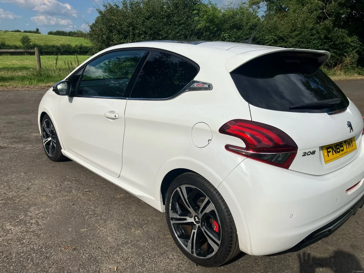 Peugeot 208 gti - Image 2