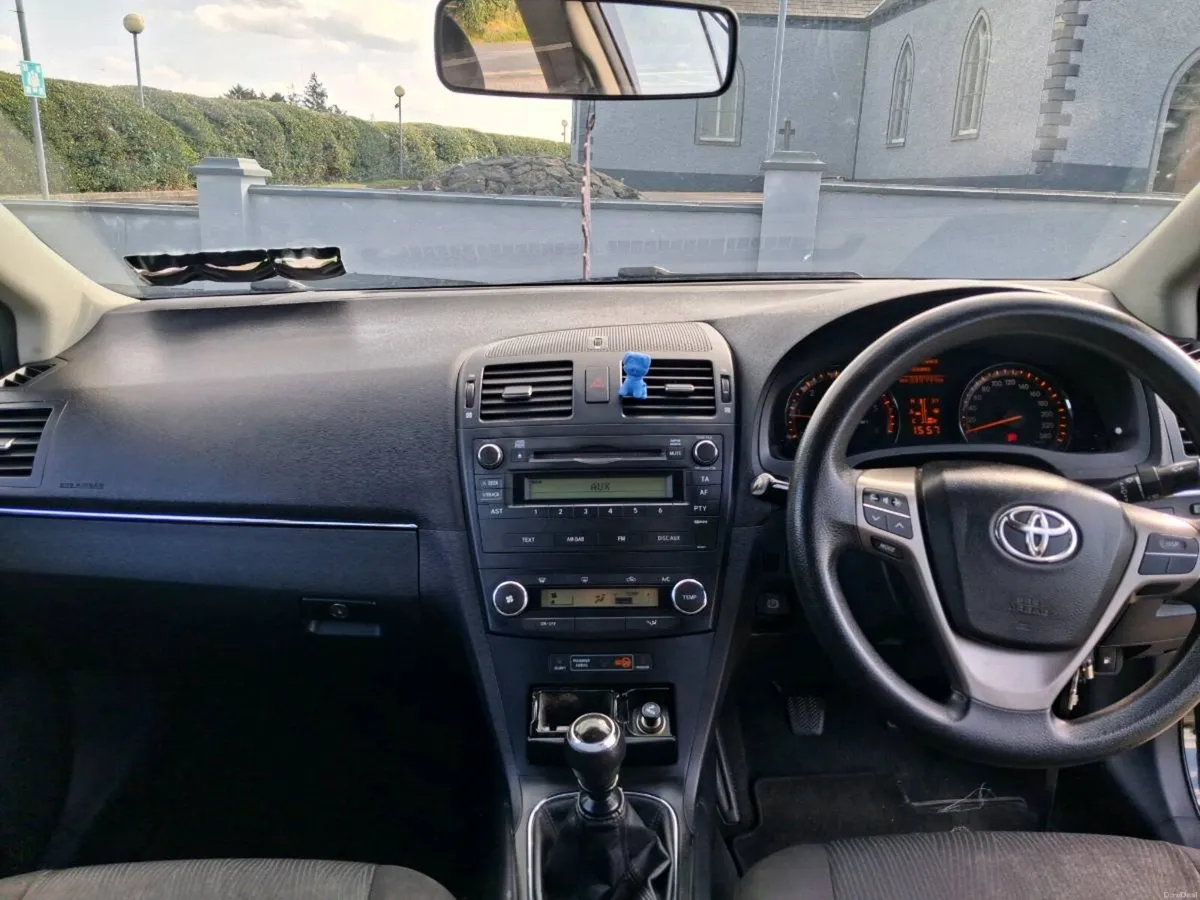 Toyota avensa - Image 4