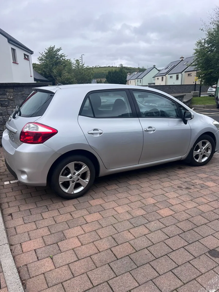 Toyota Auris 2010 1.3 - Image 2