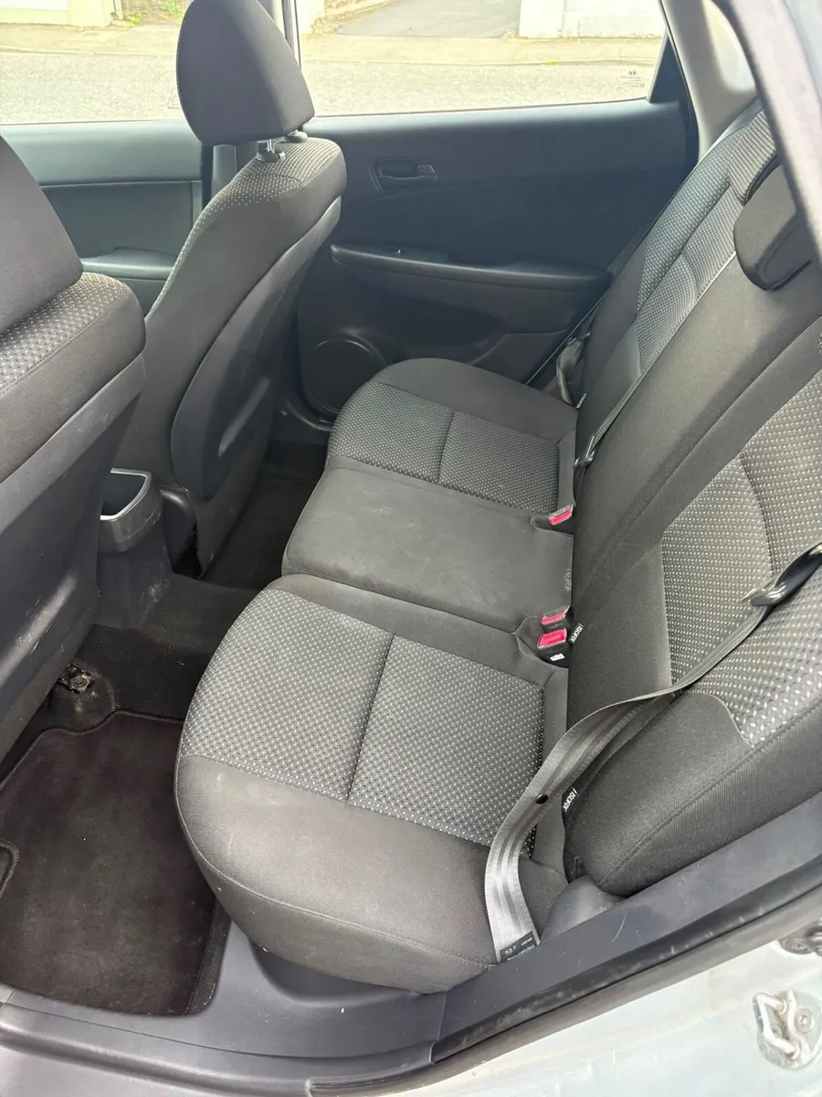2012 Hyundai 130 NCT 02/2027 - Image 6