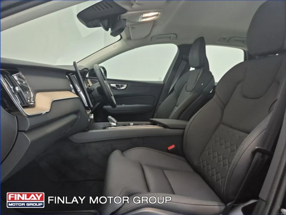 Volvo XC60 Plus Dark PHEV 355hp - Delivery Mileage - Image 4