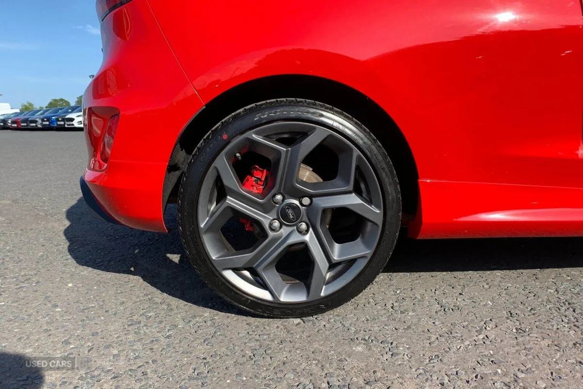 Ford Fiesta 1.5T EcoBoost 200PS ST-3 in Race Red w - Image 6