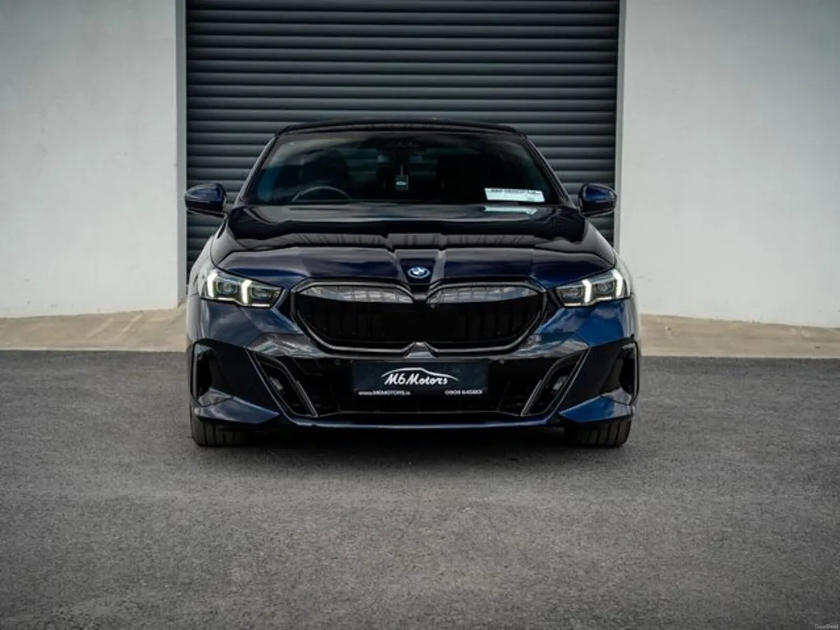 BMW 5-Series 530E M SPORT - Image 2