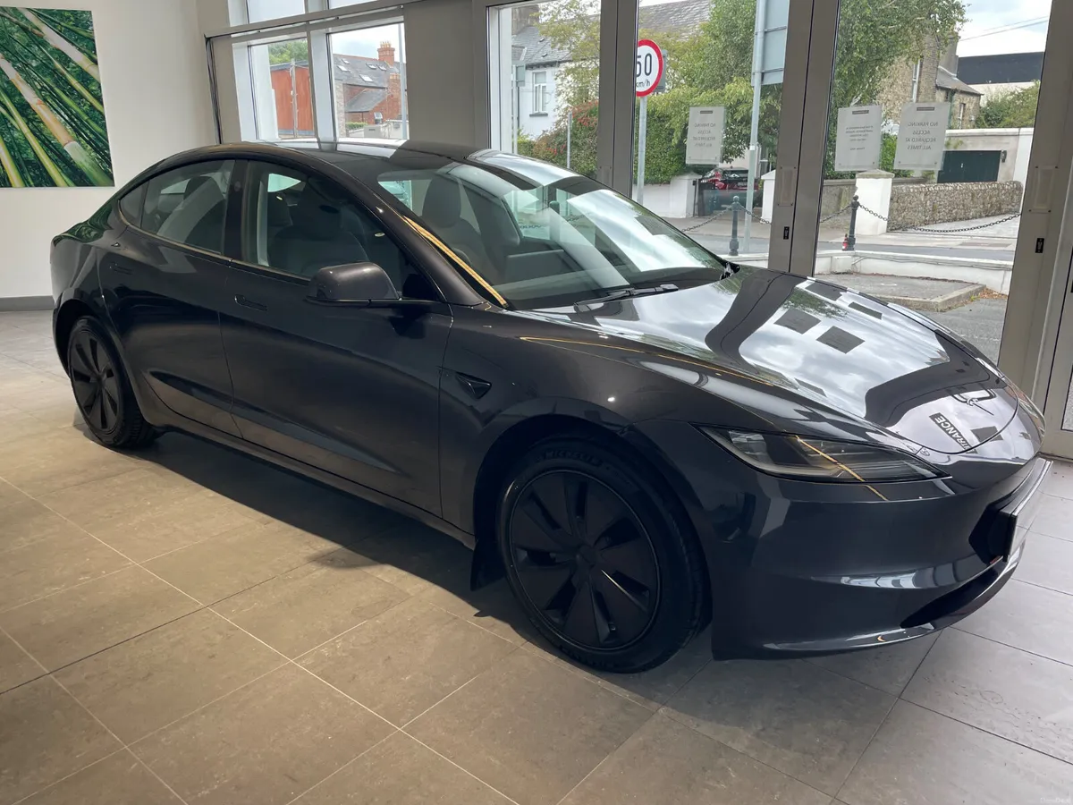 Tesla Model 3 2026 - Image 2