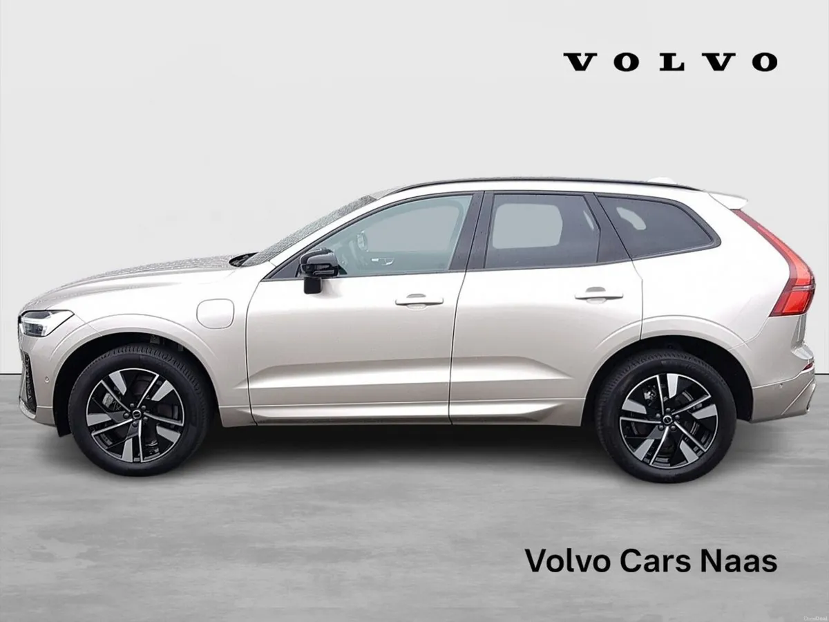 Volvo XC60 T6 PHEV AWD Plus Dark - Image 3