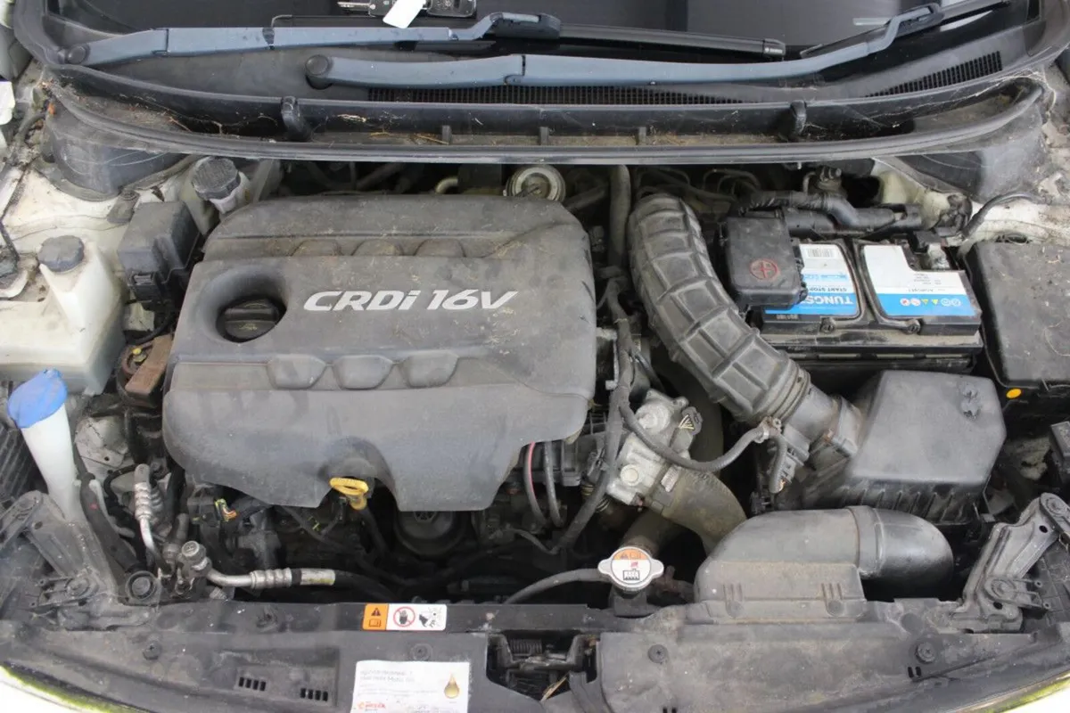 Hyundai i30 1.6 Diesel Deluxe - TENDER 2 - Image 4