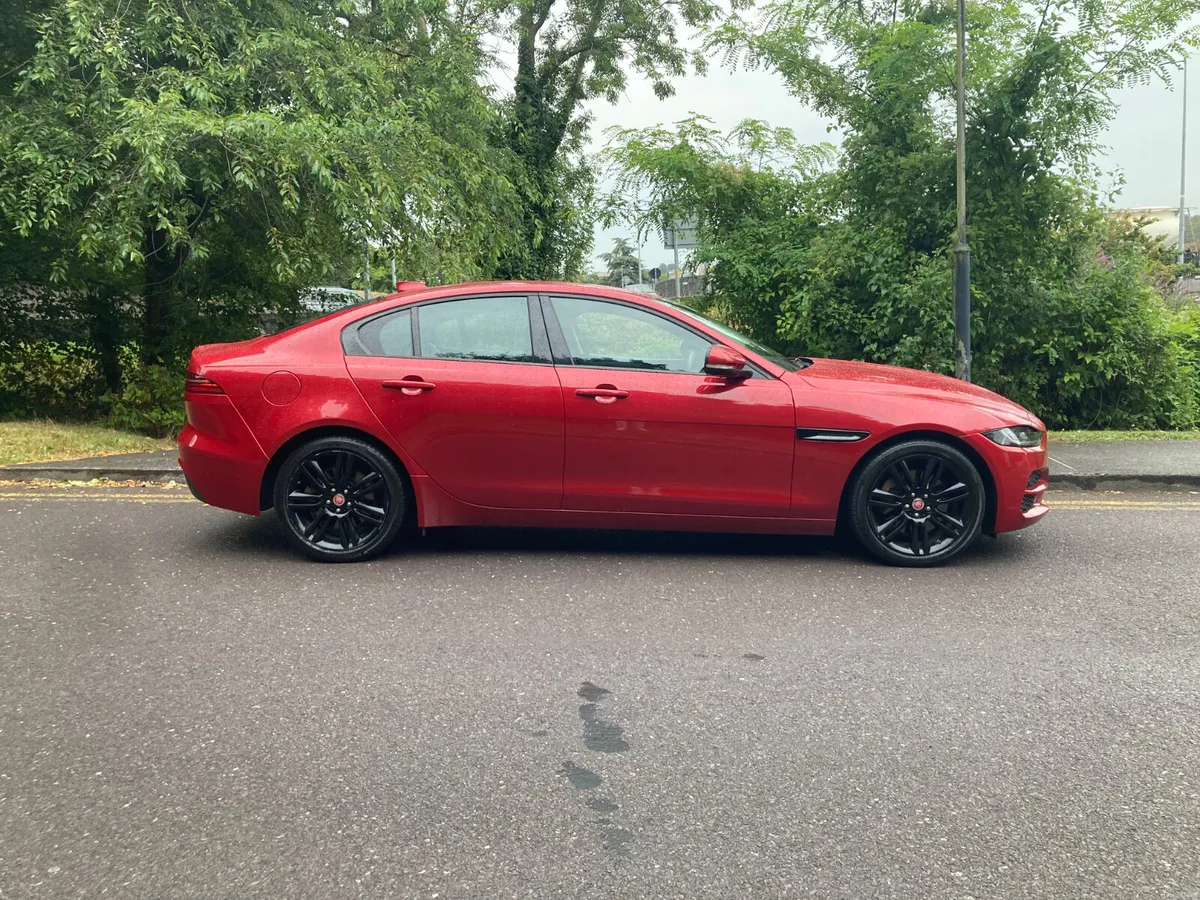 2020  Jaguar XE 2.0 Diesel Checkered Flag Auto - Image 2