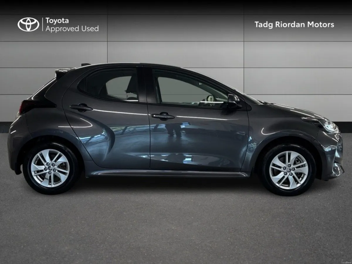Toyota Yaris HYBRID LUNA 4DR AUTO - Image 3