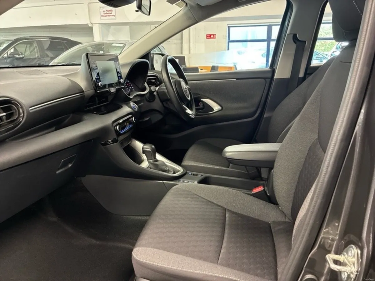 Toyota Yaris HYBRID LUNA 4DR AUTO - Image 6