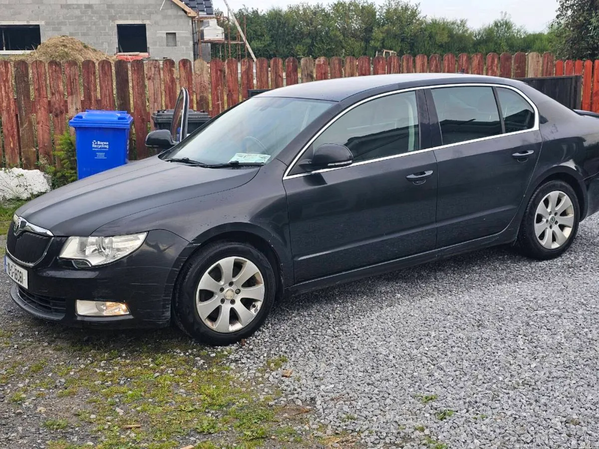 Skoda Superb 2010 - Image 1