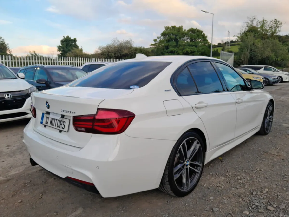 BMW 3-Series M-Sport Shadow ED 330e Plug-In-Hybrid - Image 6