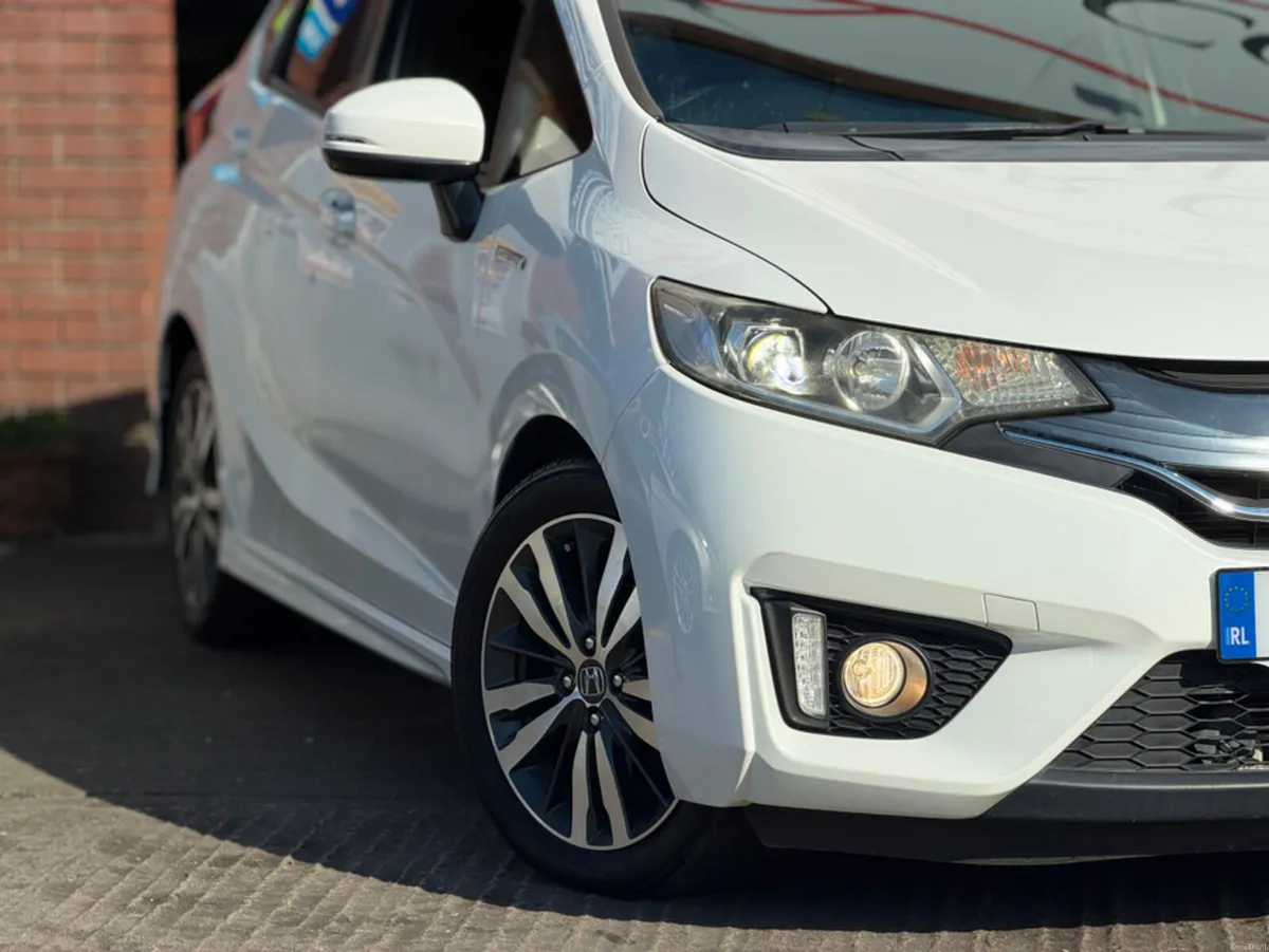 Honda Fit 1.5 HYBRID RS AUTO - LOW KMS - Image 5