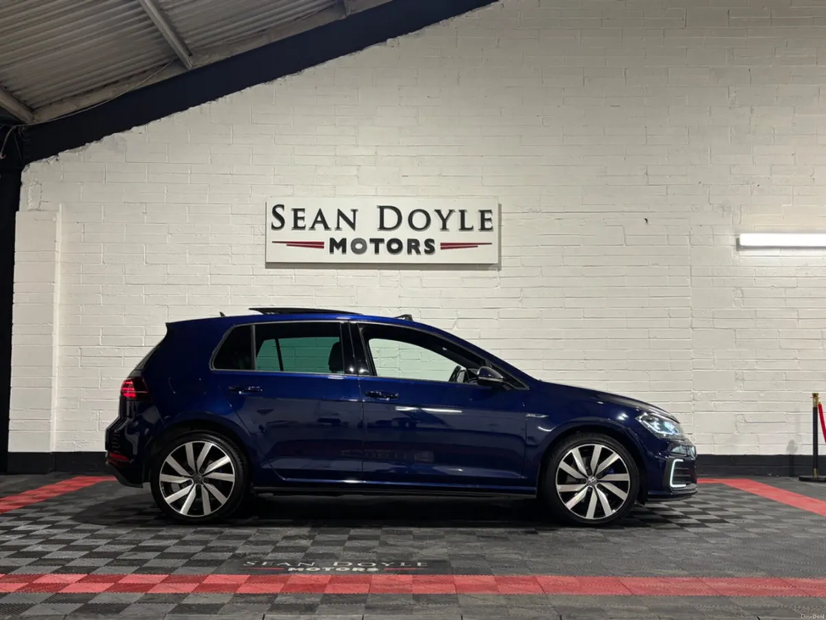 Volkswagen Golf 172 GTE MK7.5 ADVANCE Automatic - Image 4