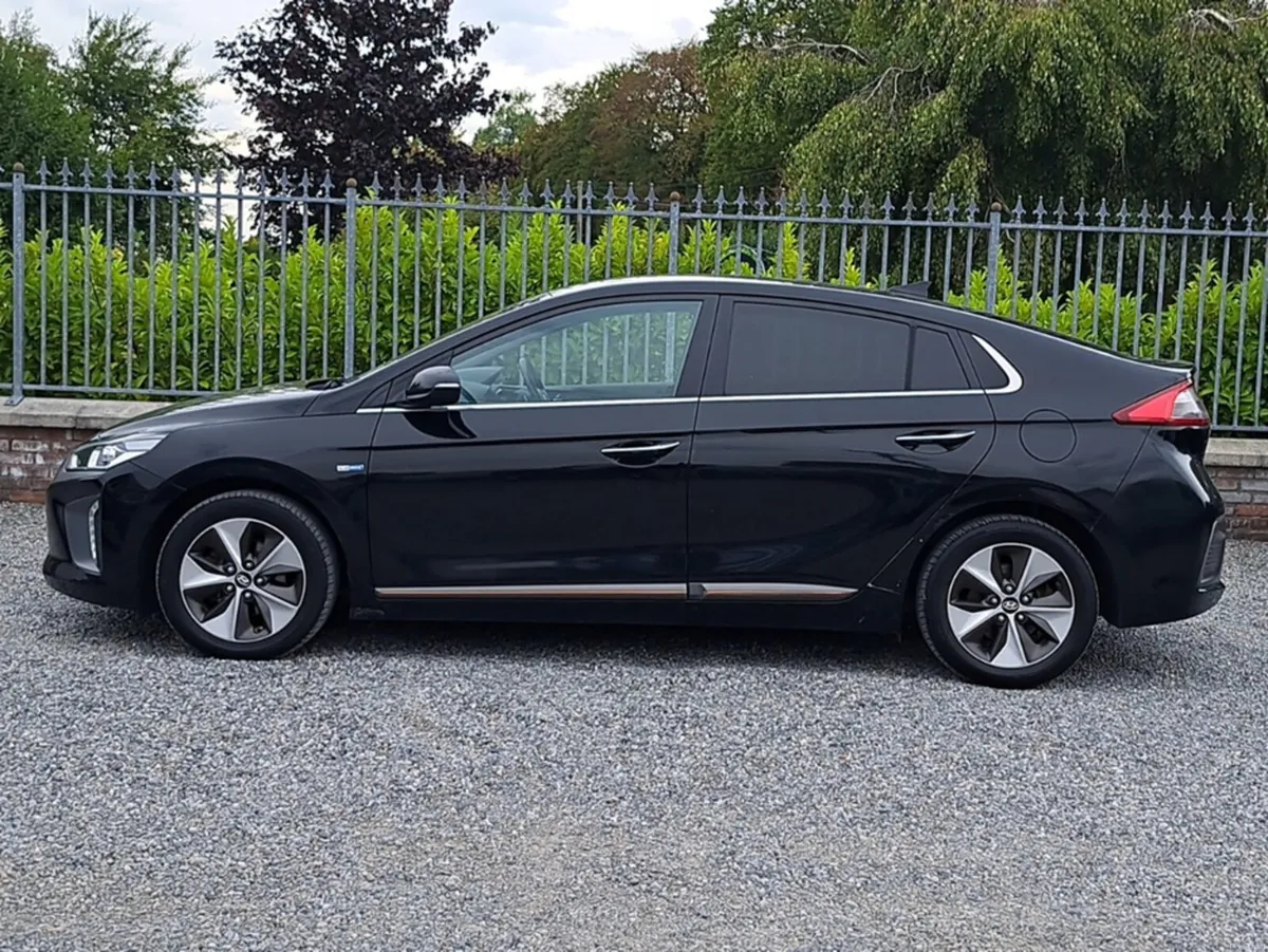 Hyundai IONIQ Electric Premium 38 k/wh battery. - Image 3