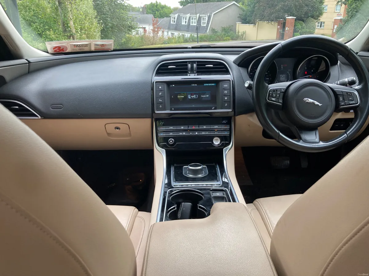 2016 Jaguar XE 2.0 Diesel Prestige 180 BHP Auto - Image 6