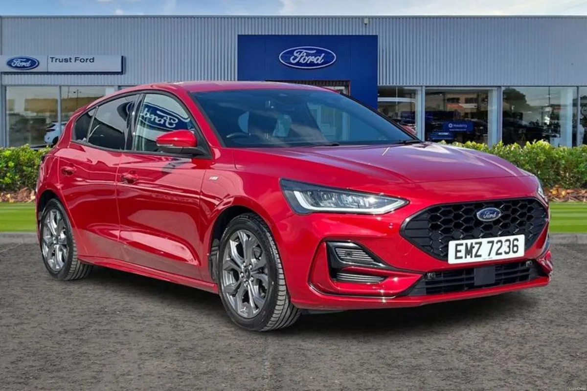 Ford Focus 1.0T EcoBoost MHEV ST-Line Hatchback 5d - Image 1
