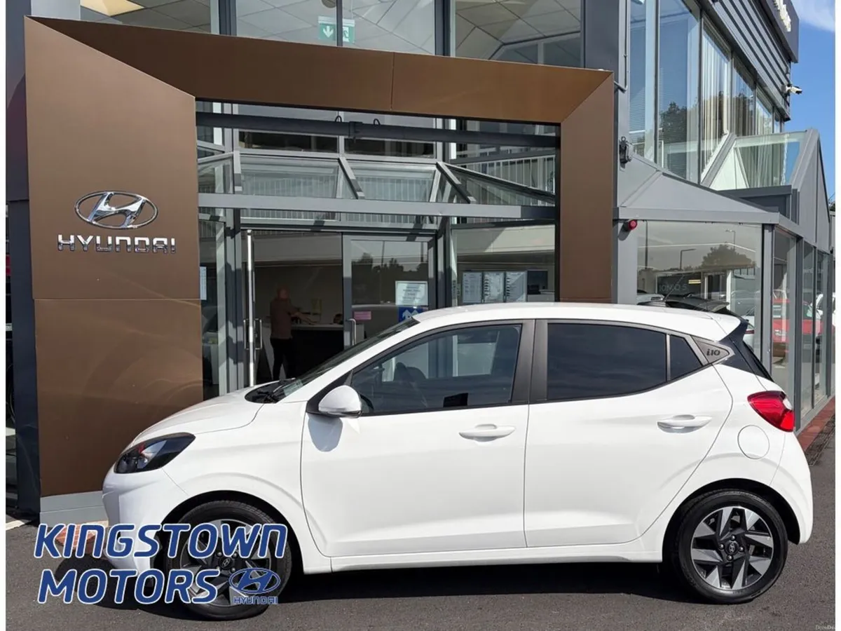 Hyundai i10 Deluxe Plus 5DR - Image 3