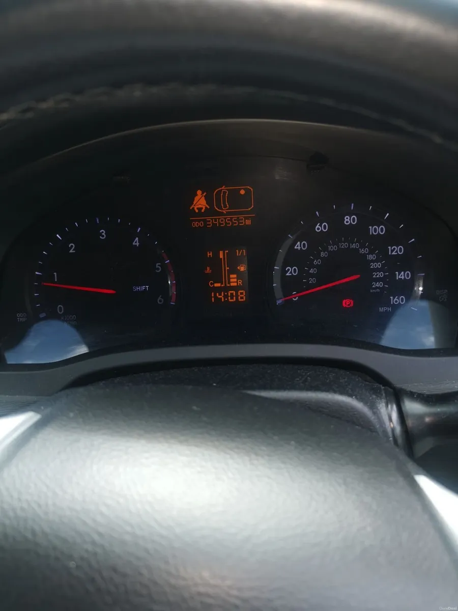 Toyota Avensis 2013 - Image 2