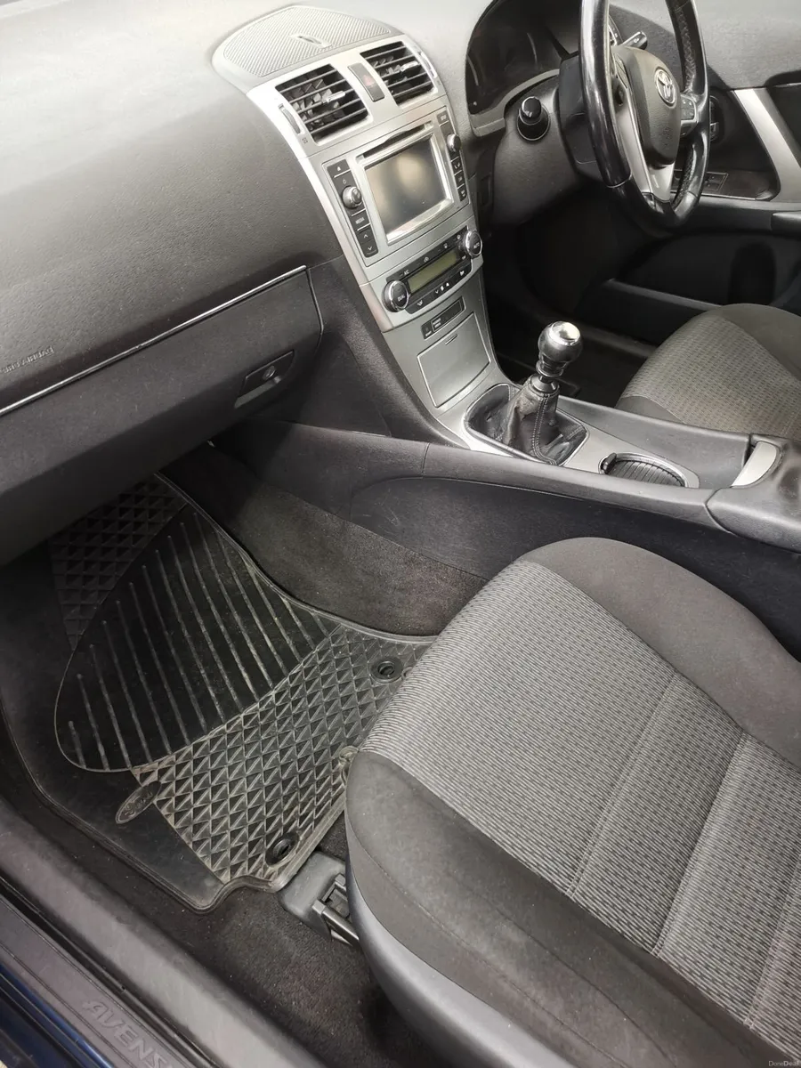 Toyota Avensis 2013 - Image 4