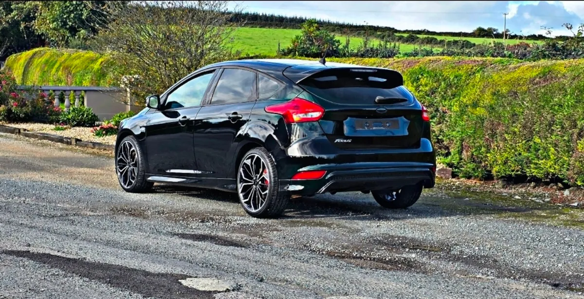 Ford Focus St Line  2018 - Image 6