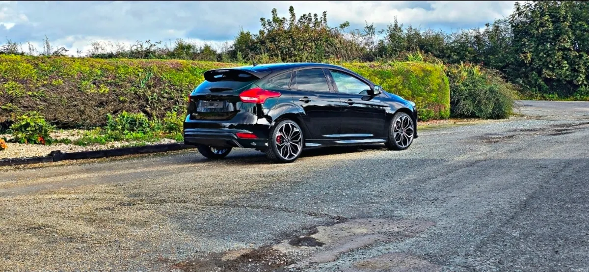 Ford Focus St Line  2018 - Image 4